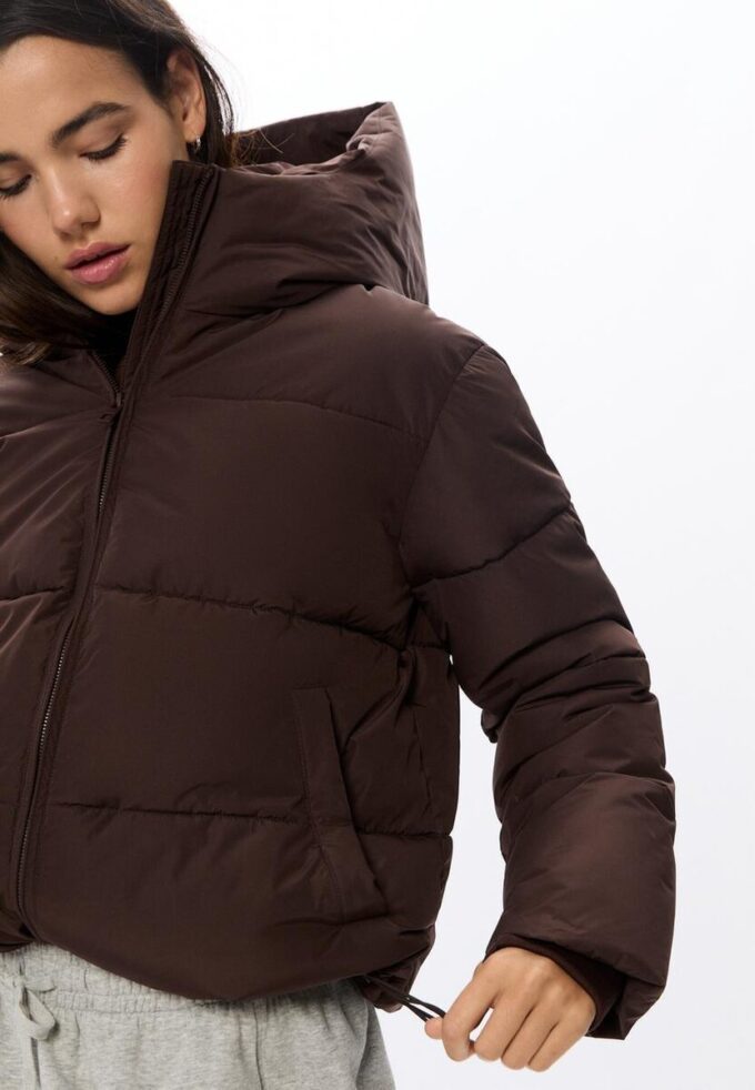 Basic péřová bunda s kapucí