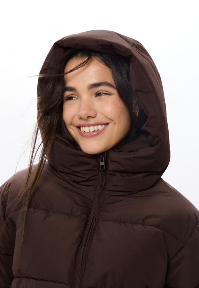 Basic péřová bunda s kapucí