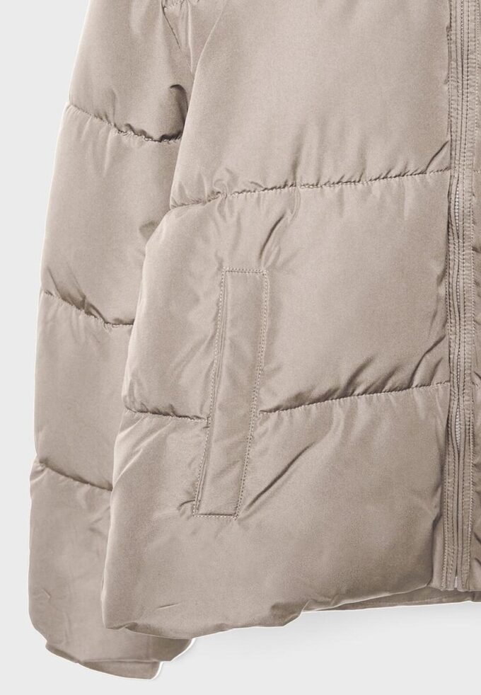 Basic péřová bunda s kapucí