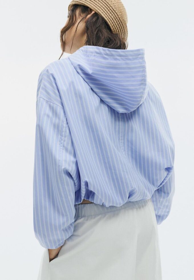 Basic pruhovaná nylonová bunda s kapucí