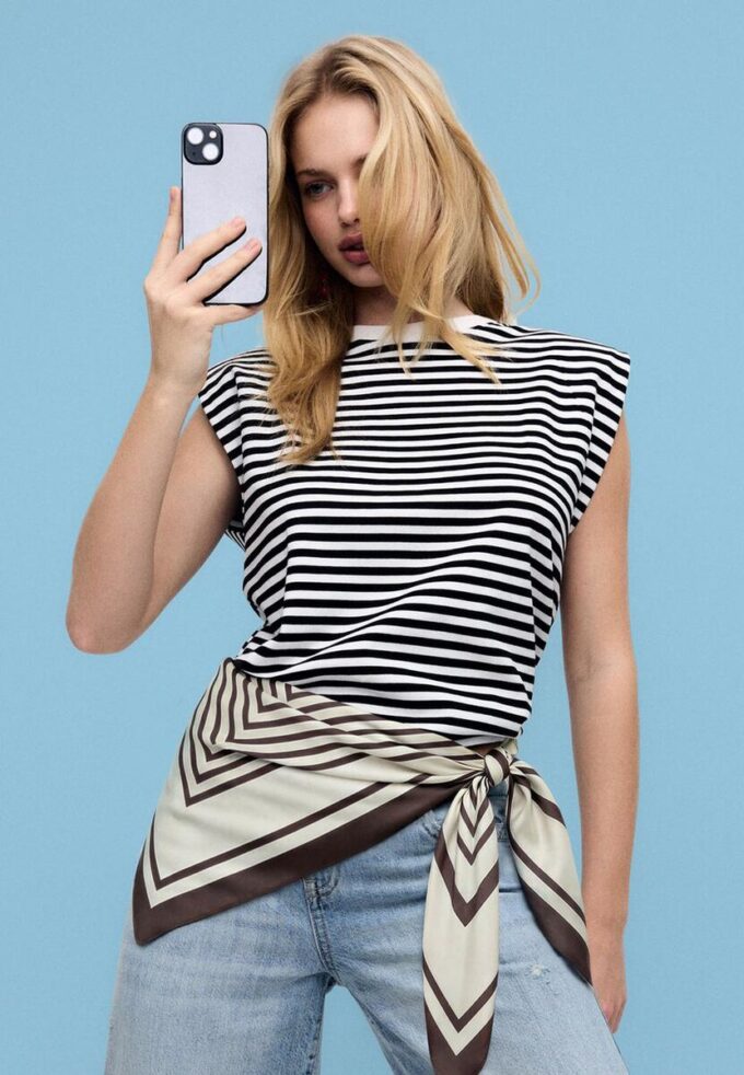 Basic pruhované tričko s vycpávkami na ramenou