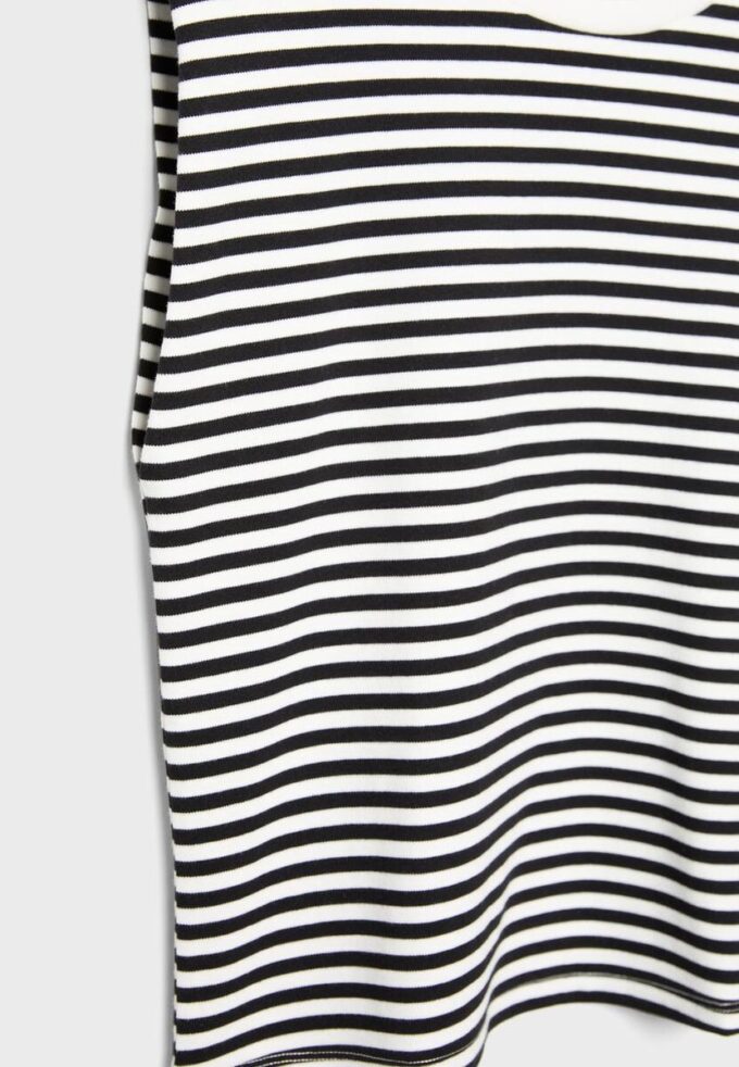 Basic pruhované tričko s vycpávkami na ramenou