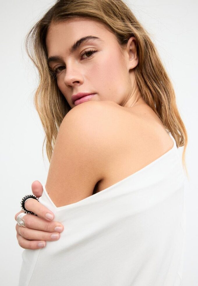 Basic tričko s netopýřími rukávy