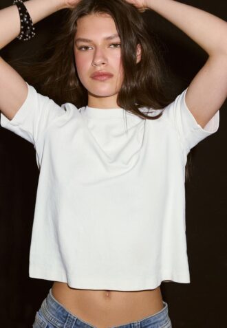 Basic tričko s regular střihem a silnější látkou