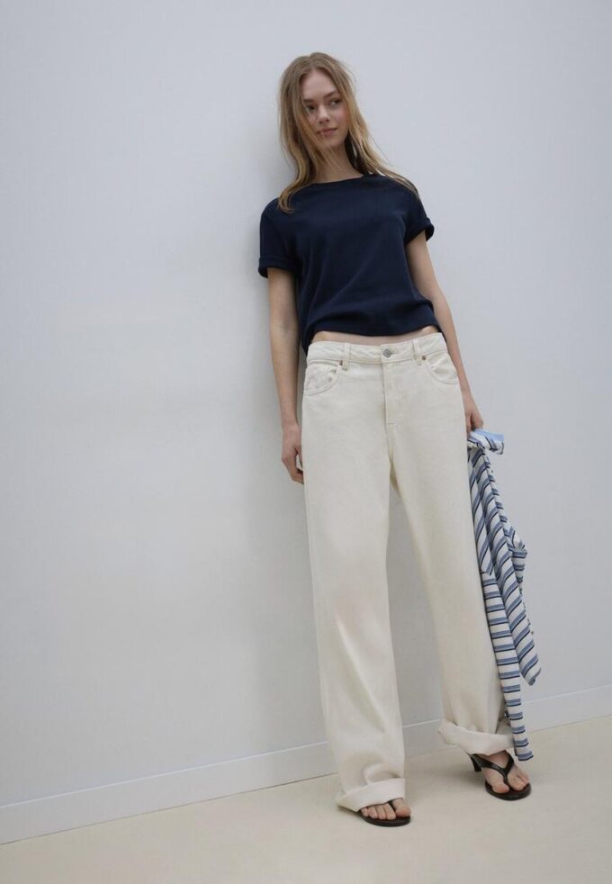 Basic tričko s regular střihem a silnější látkou