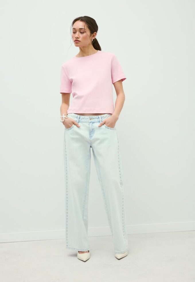 Basic tričko s regular střihem a silnější látkou