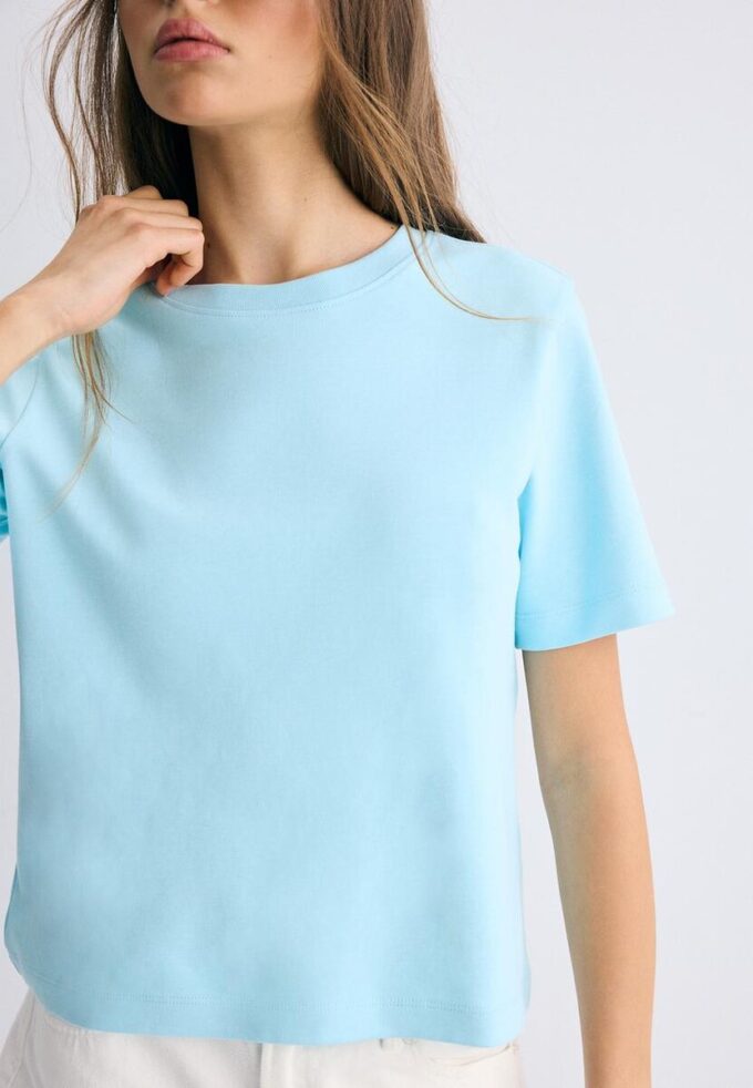 Basic tričko s regular střihem a silnější látkou