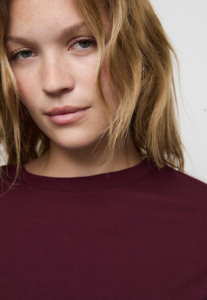 Basic tričko s regular střihem a silnější látkou