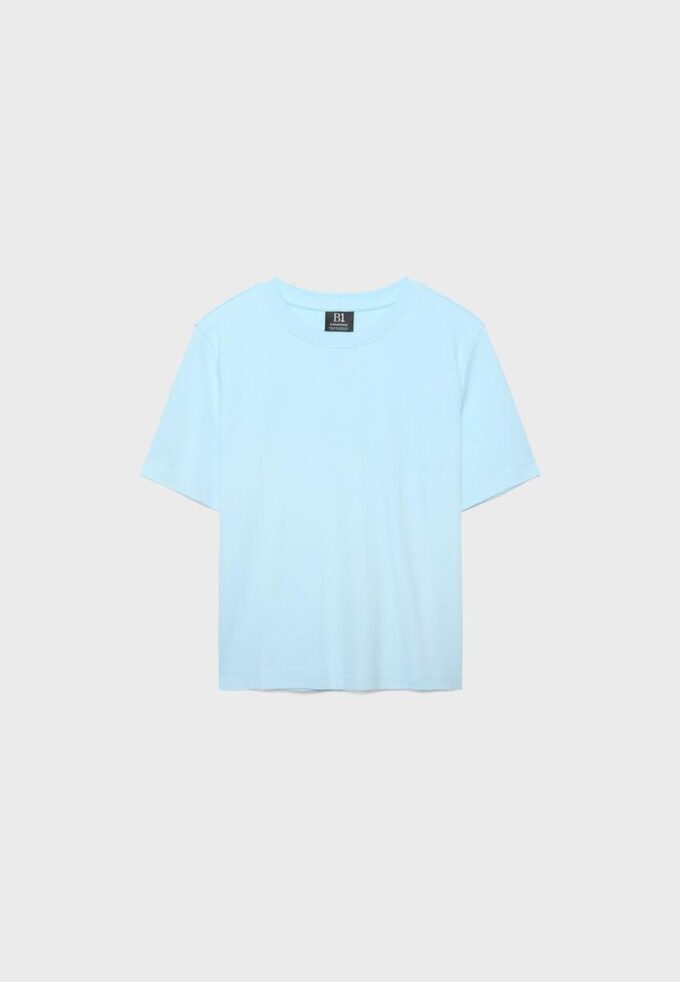 Basic tričko s regular střihem a silnější látkou