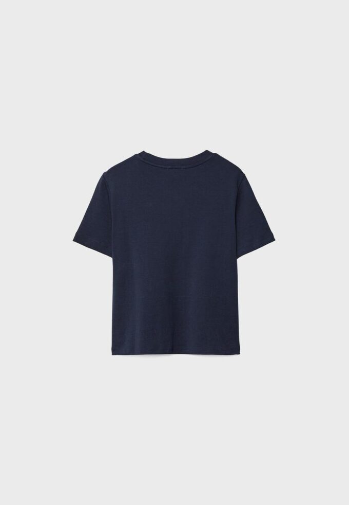 Basic tričko s regular střihem a silnější látkou