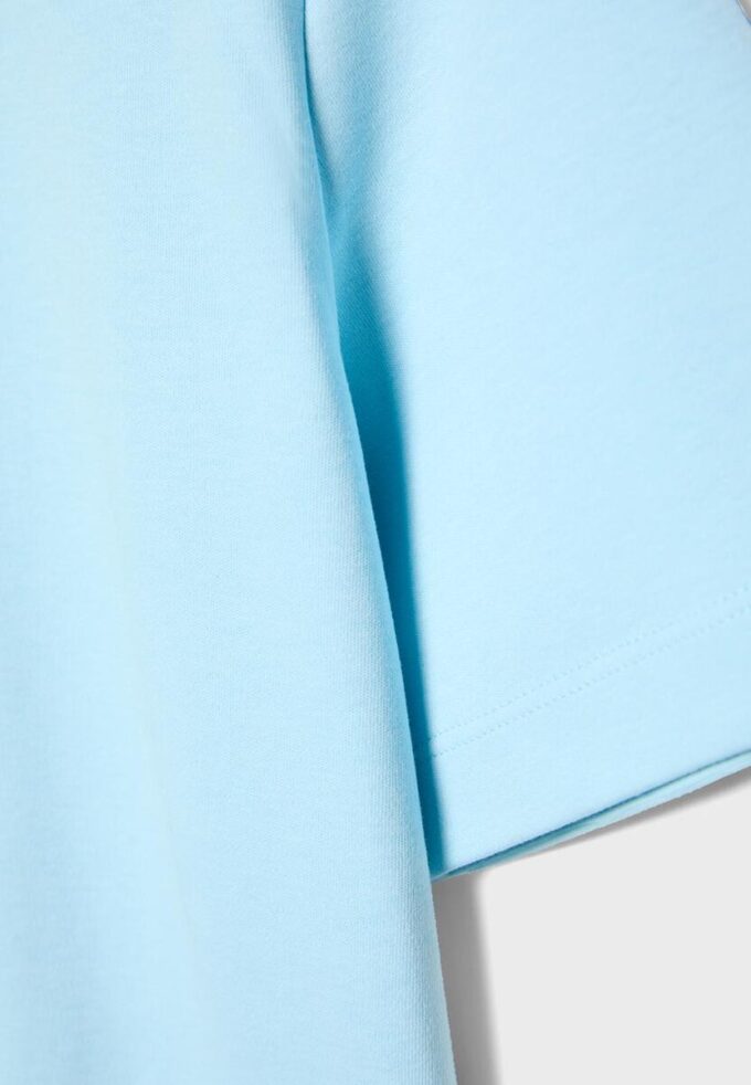 Basic tričko s regular střihem a silnější látkou