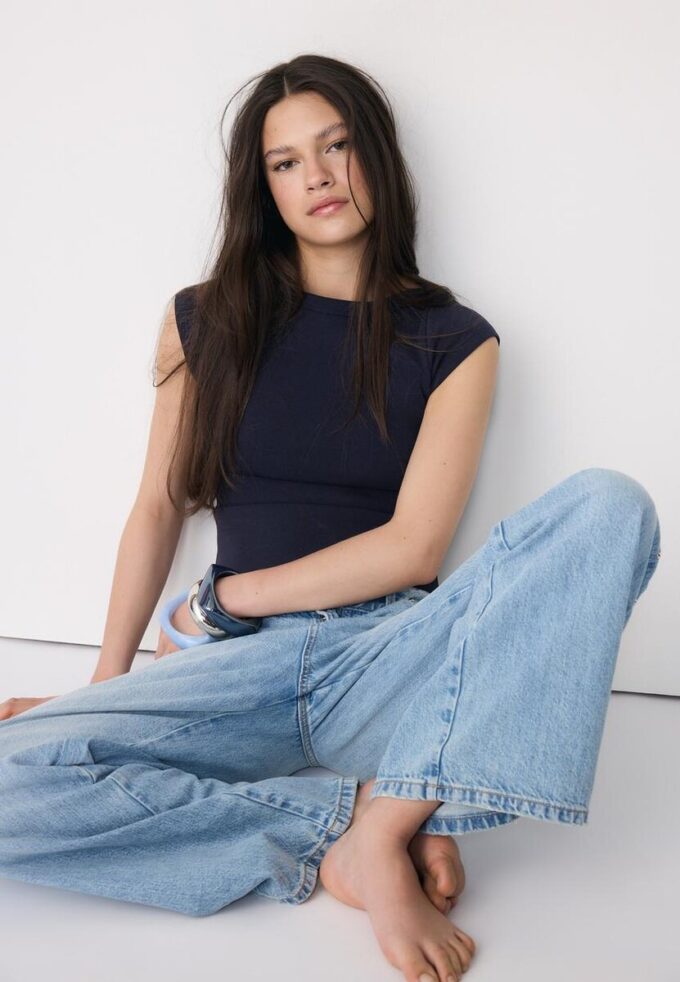 Basic tričko s výstřihem do lodičky