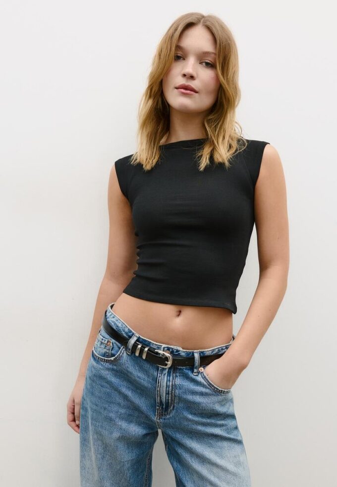 Basic tričko s výstřihem do lodičky