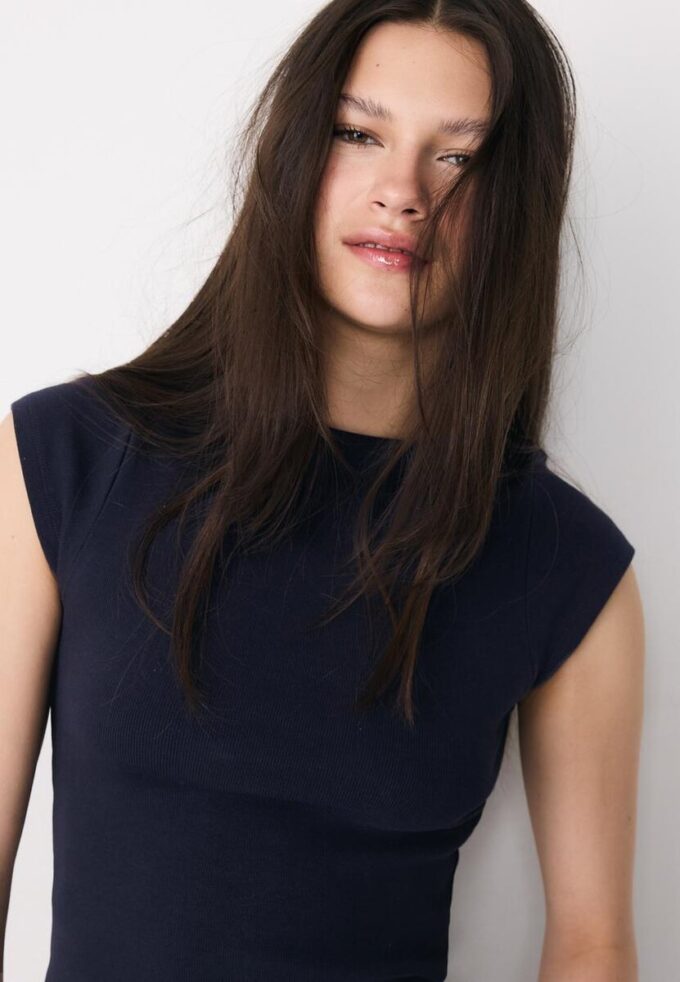 Basic tričko s výstřihem do lodičky