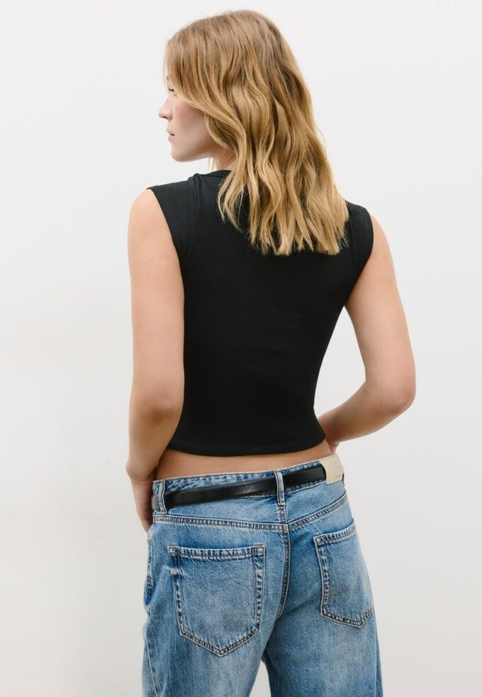 Basic tričko s výstřihem do lodičky