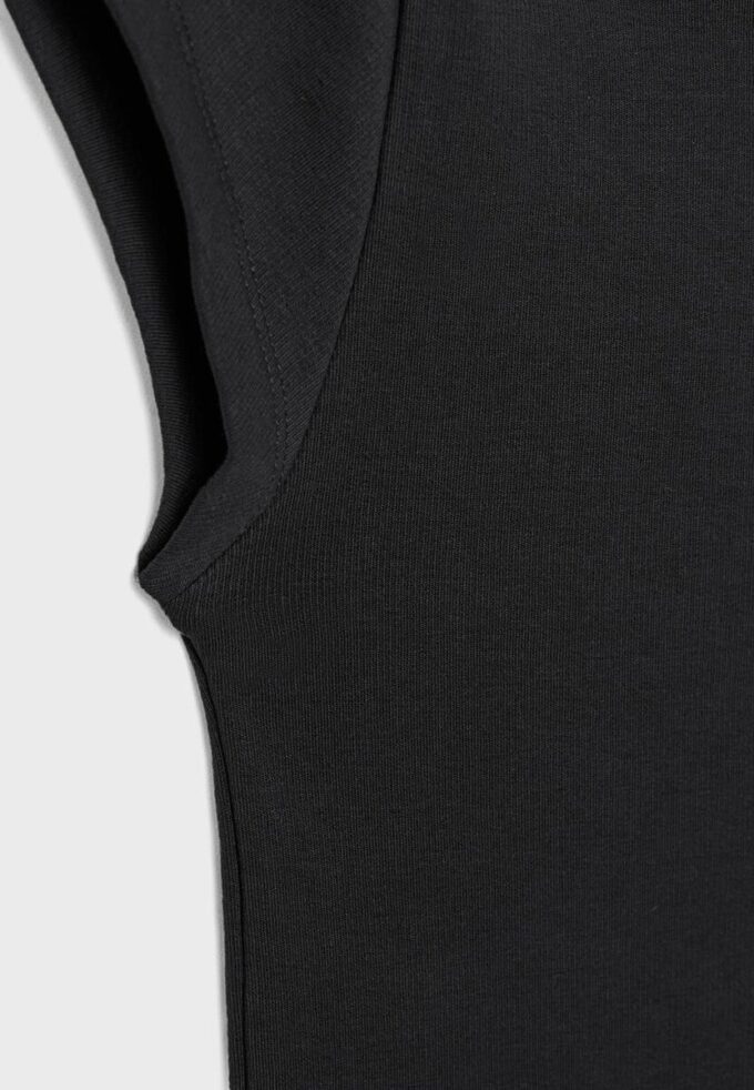 Basic tričko s výstřihem do lodičky