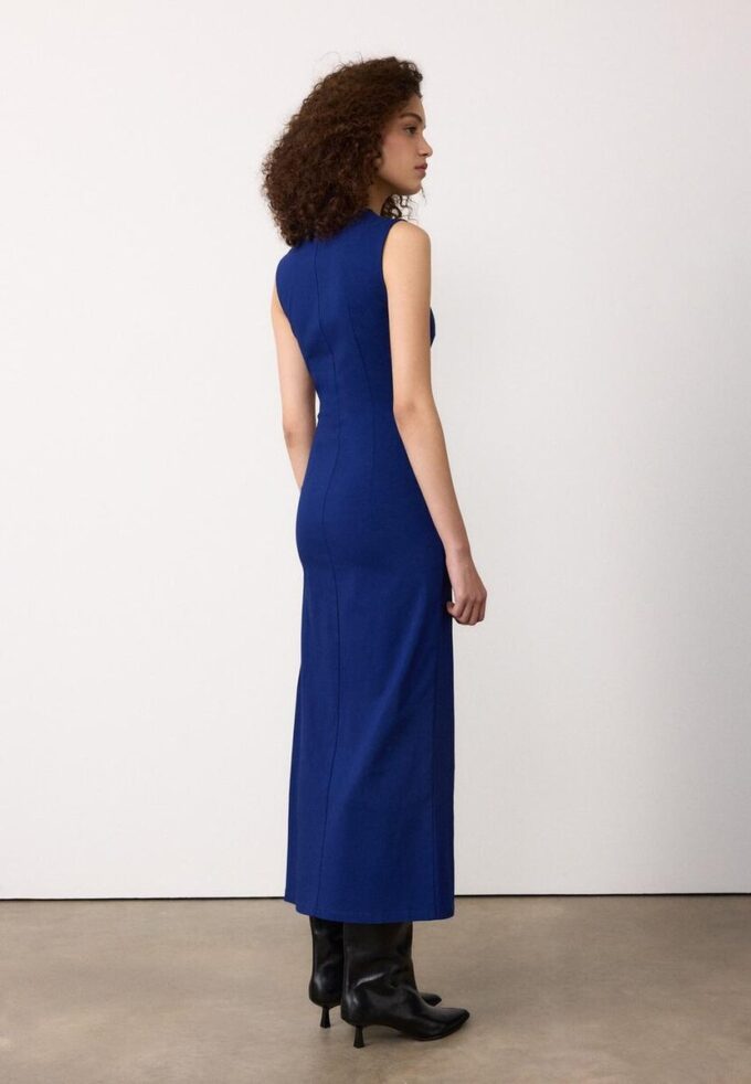 Bezrukávové midi šaty z bengalínu Bezrukávové midi šaty z bengalínu