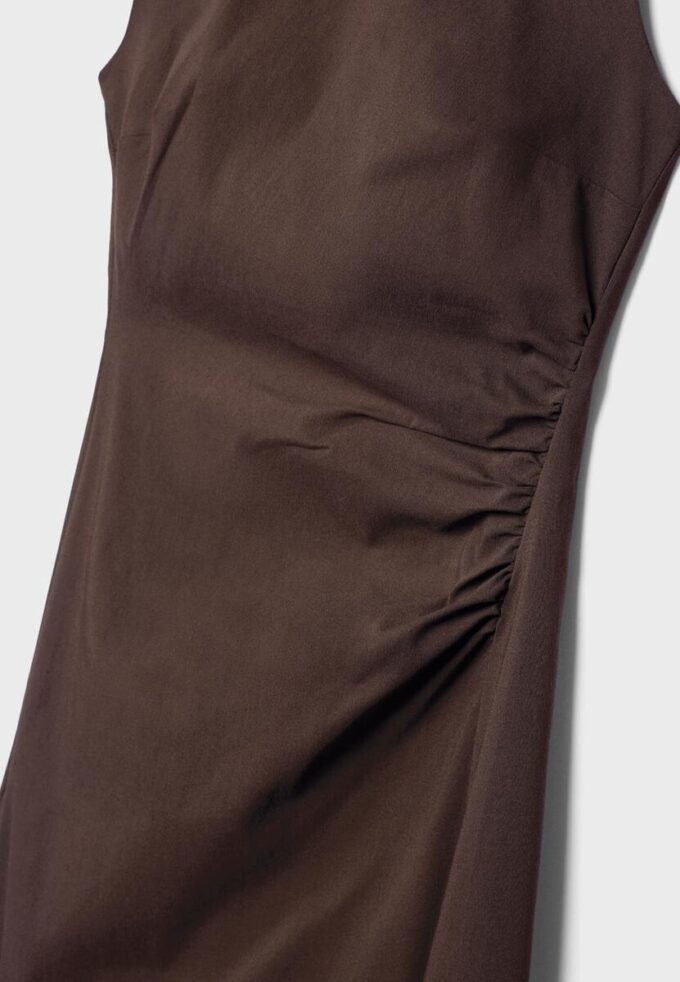 Bezrukávové midi šaty z bengalínu