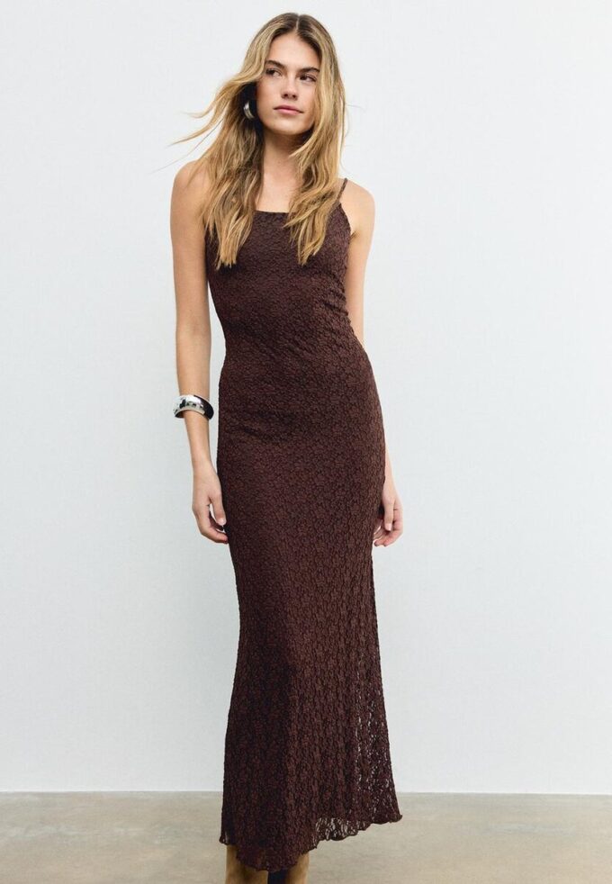 Blond krajkové midi šaty s ramínky