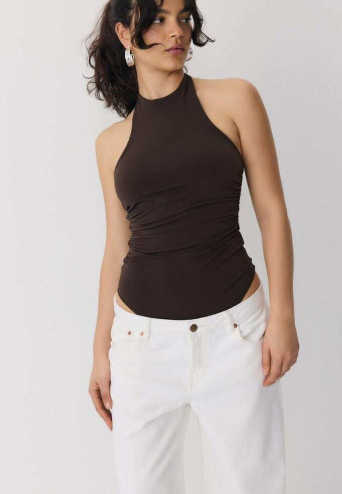 Bodysuit s vázáním za krkem Bodysuit s vázáním za krkem