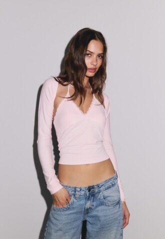 Bolero s dlouhými rukávy a úzkým střihem