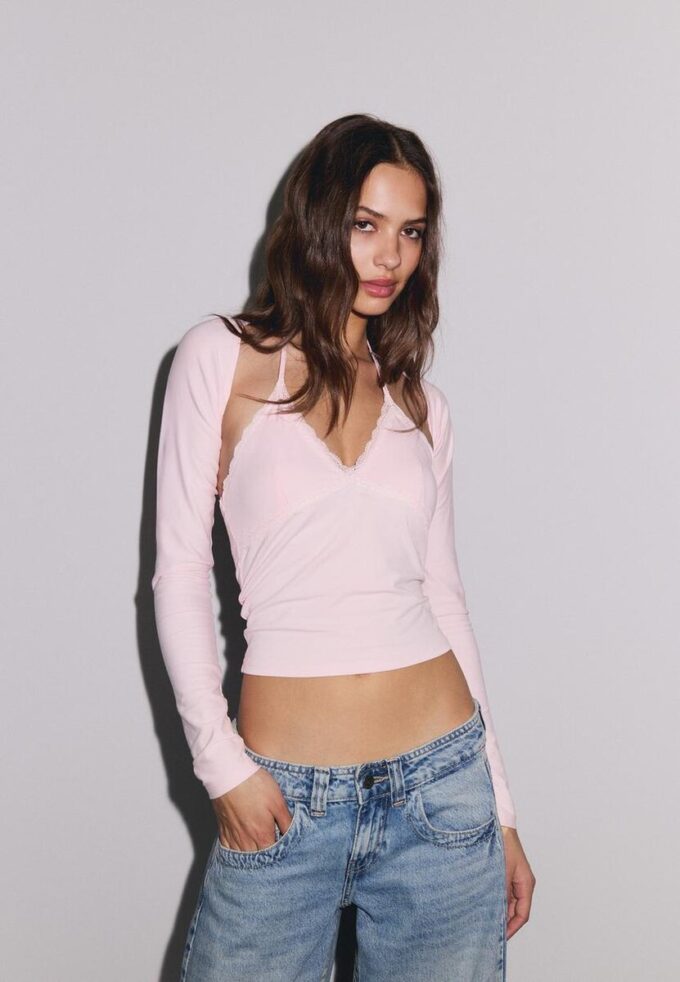 Bolero s dlouhými rukávy a úzkým střihem