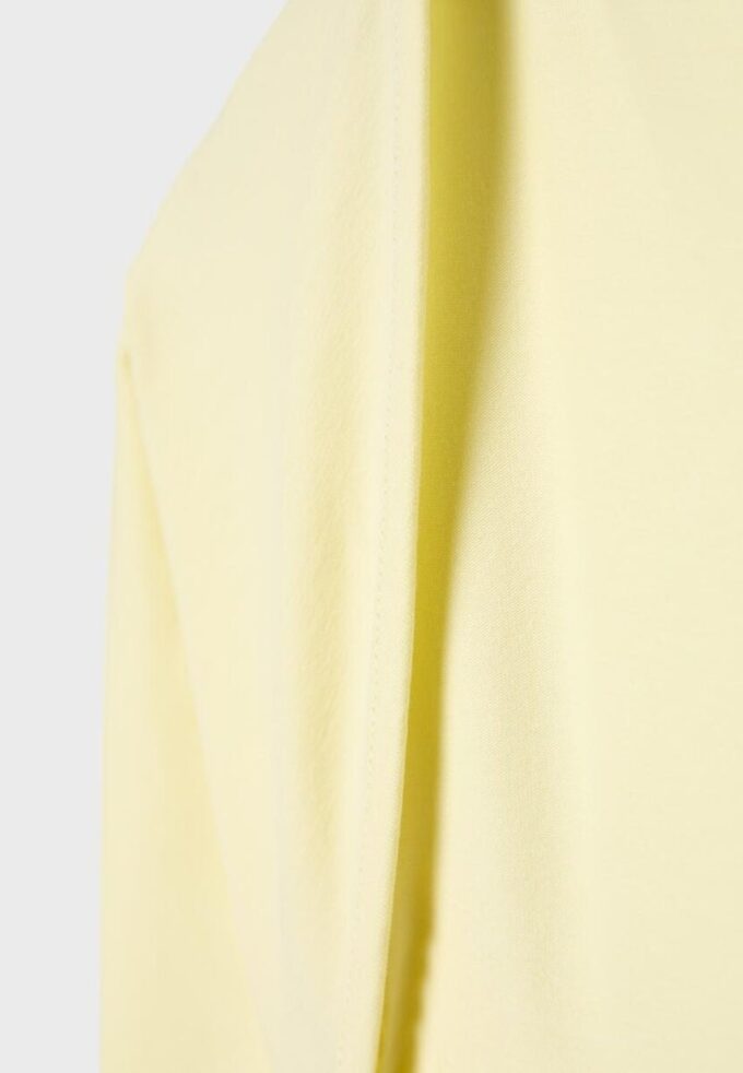 Bolero s dlouhými rukávy a úzkým střihem