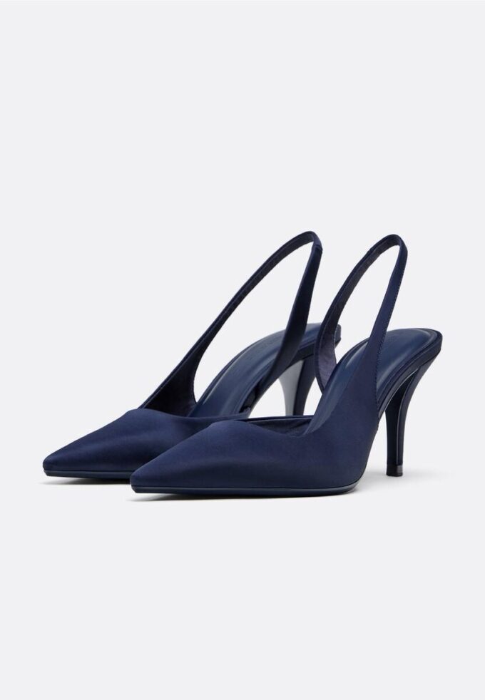 Boty na podpatku se saténovým efektem