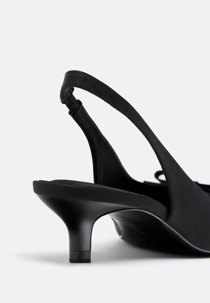 Boty s výřezem a boty na podpatku