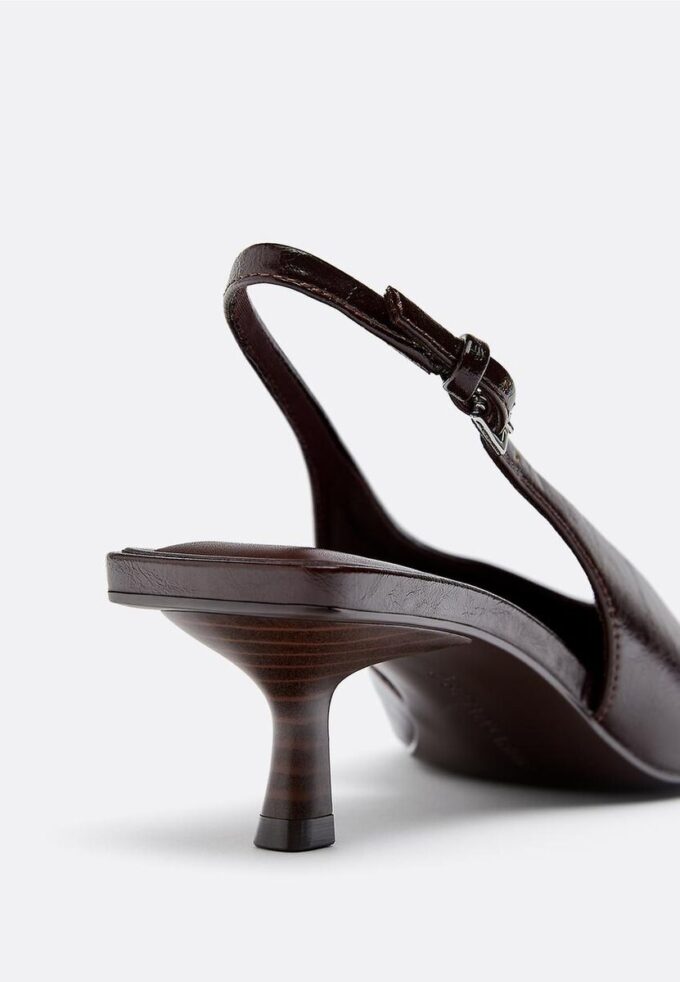 Boty s výstřihem do V a boty na podpatku