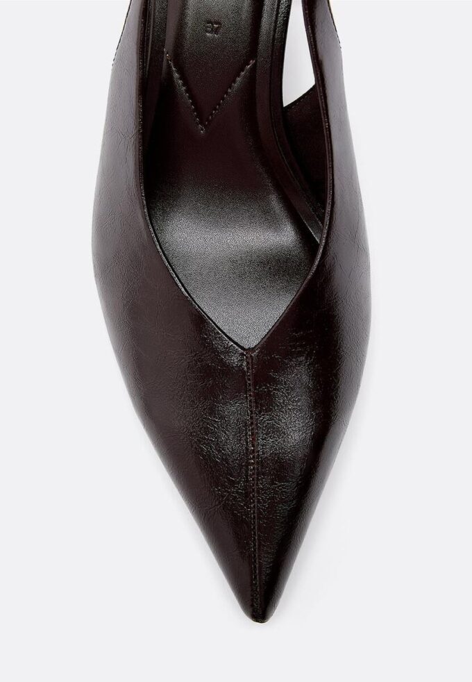 Boty s výstřihem do V a boty na podpatku