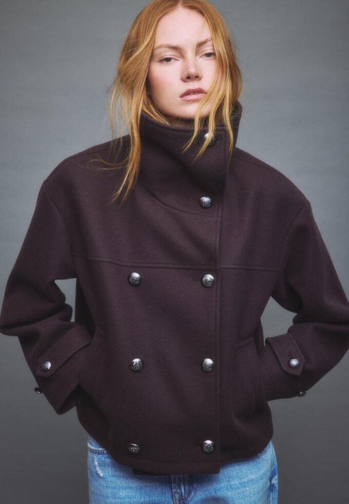 Bunda Jemné na dotek s překříženým výstřihem a vysokým límcem