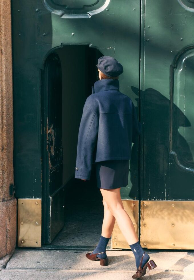 Bunda Jemné na dotek s překříženým výstřihem a vysokým límcem