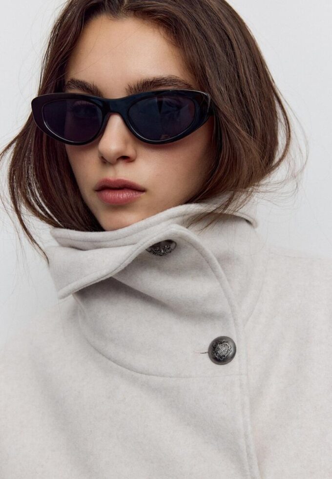 Bunda Jemné na dotek s překříženým výstřihem a vysokým límcem