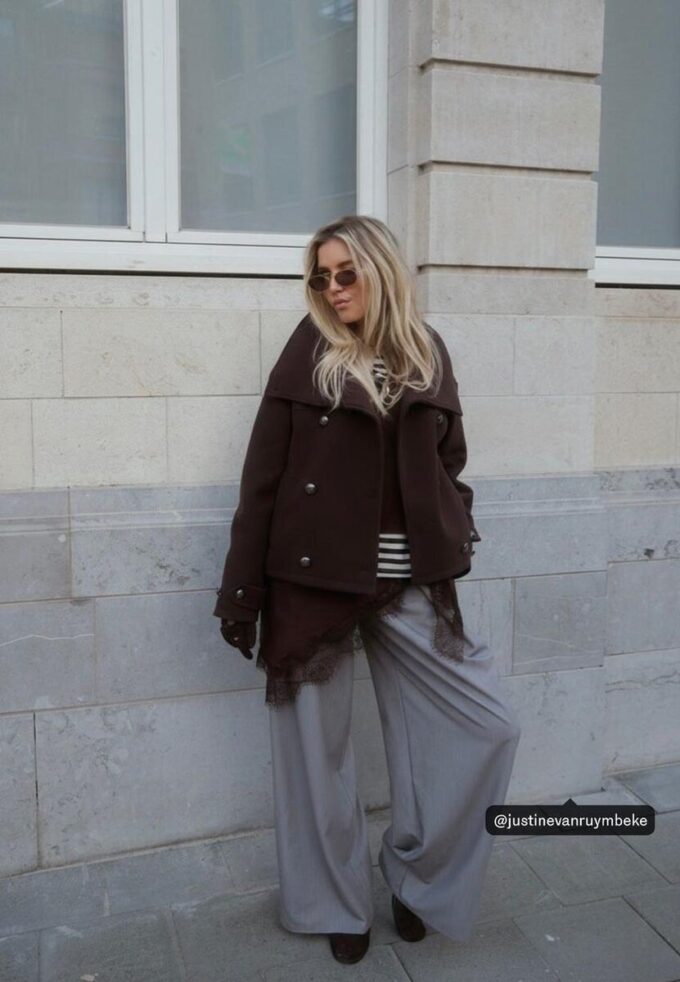 Bunda Jemné na dotek s překříženým výstřihem a vysokým límcem