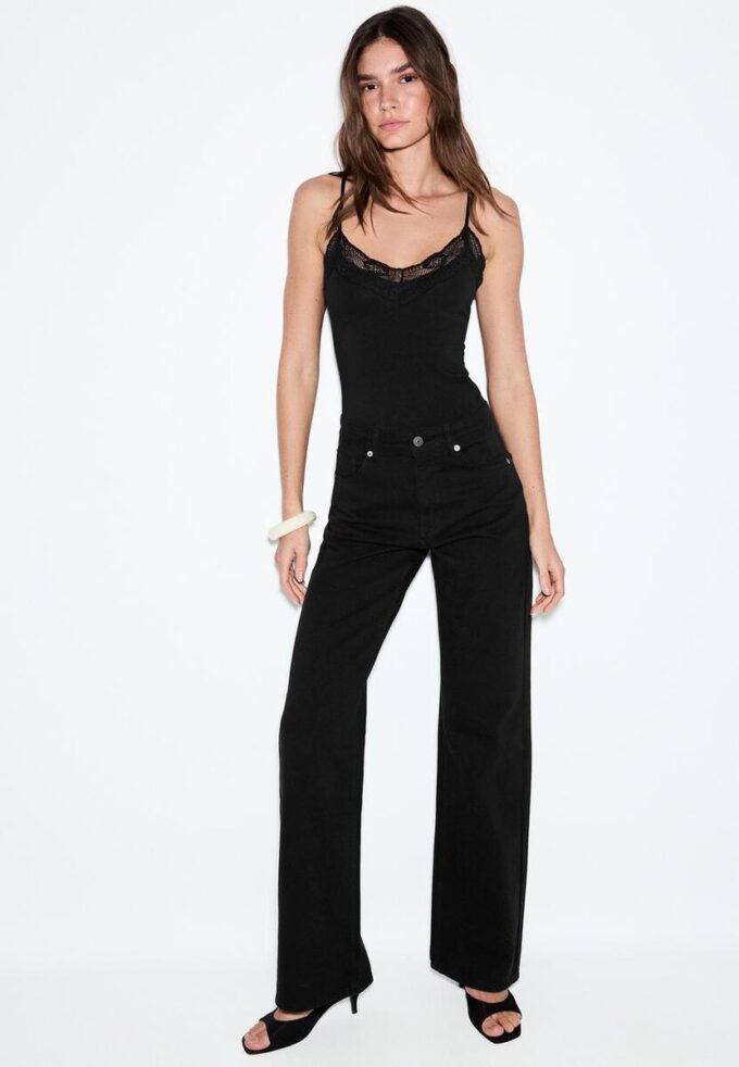 D92 Rovné džíny se širokými nohavicemi D92 Rovné džíny se širokými nohavicemi