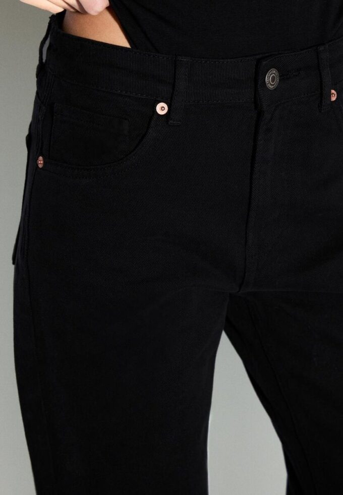 D92 Rovné džíny se širokými nohavicemi D92 Rovné džíny se širokými nohavicemi