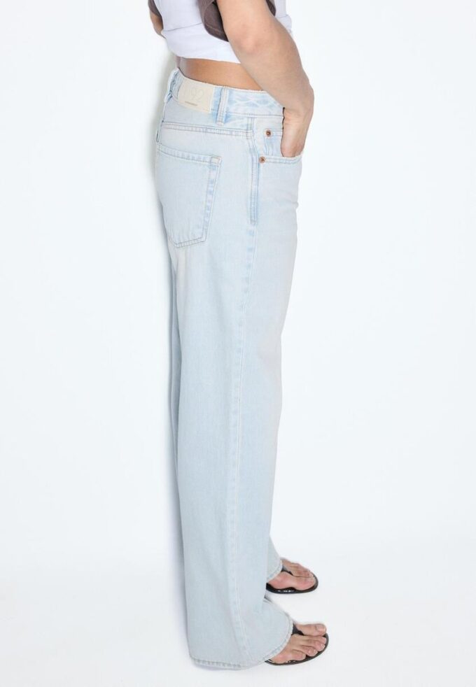 D92 Rovné džíny Wide Leg D92 Rovné džíny Wide Leg