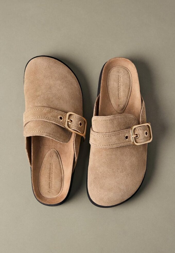 Dřeváky z dělené semišové kůže s přezkou