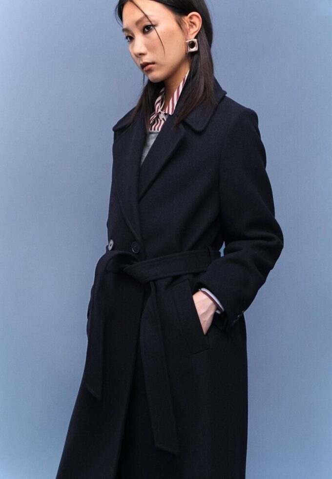 Dlouhý kabát s páskem