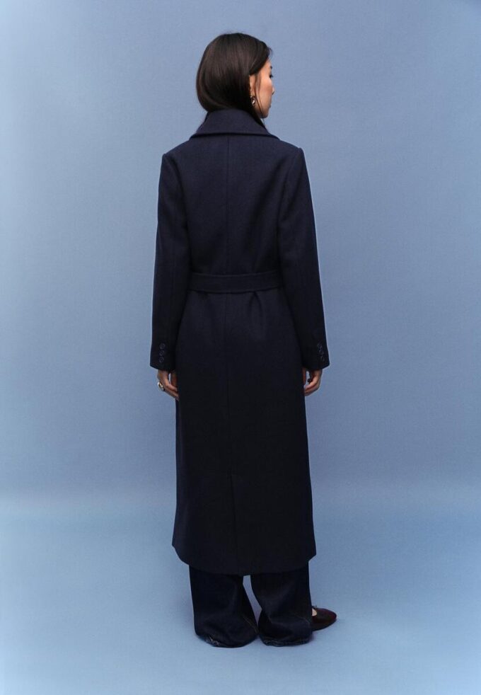 Dlouhý kabát s páskem