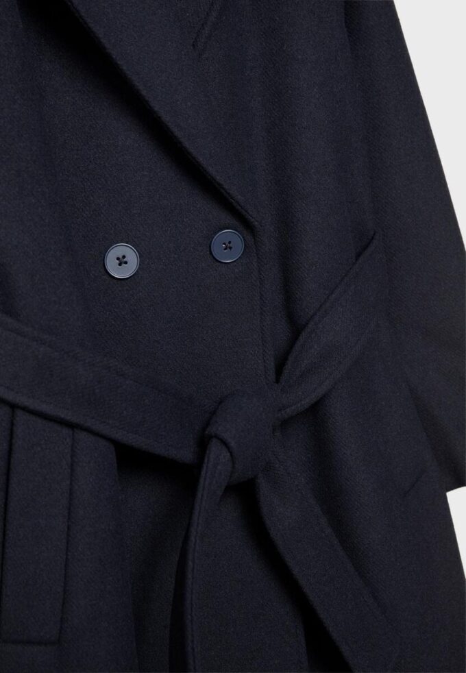 Dlouhý kabát s páskem