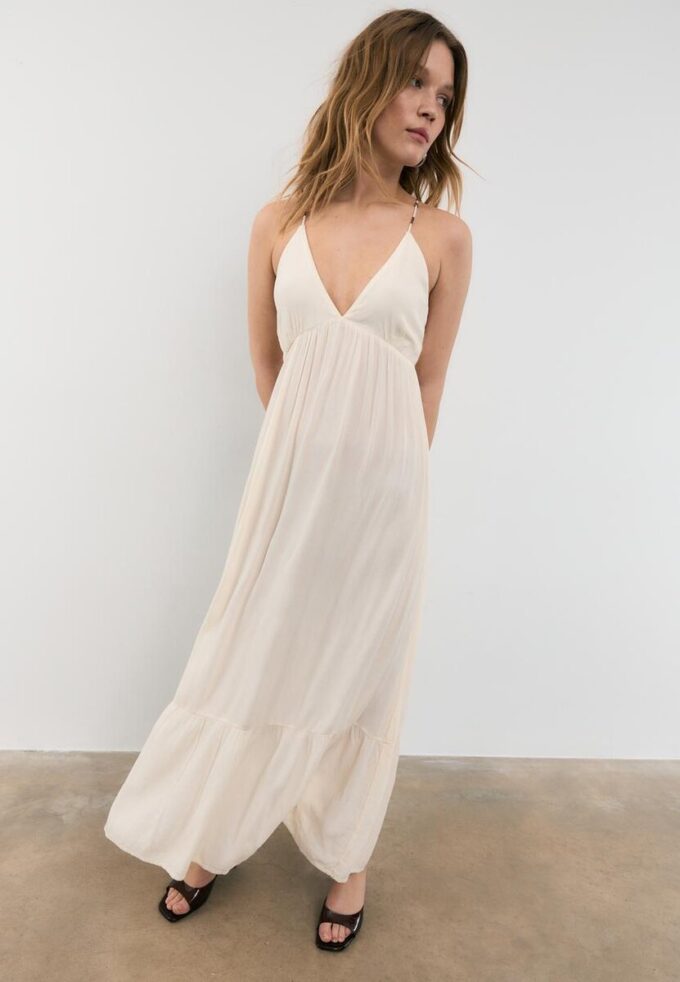 Dlouhé krepové šaty s korálkovými ramínky
