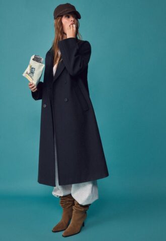 Dlouhý Oversize kabát s jemným povrchem na dotek