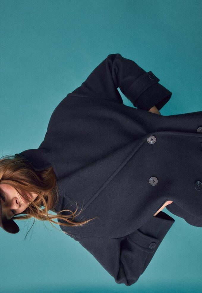 Dlouhý Oversize kabát s jemným povrchem na dotek