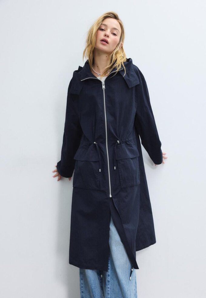 Dlouhá splývavá parka Dlouhá splývavá parka