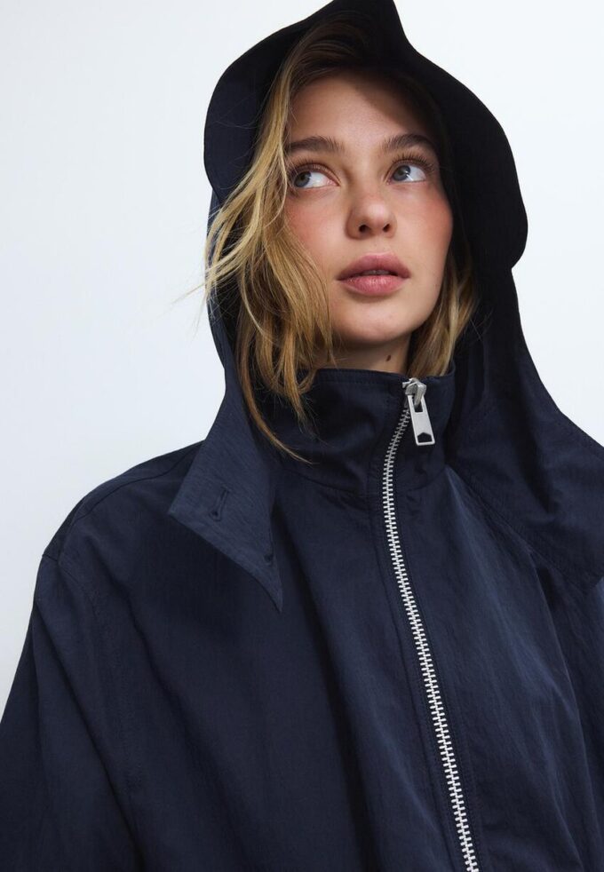 Dlouhá splývavá parka Dlouhá splývavá parka