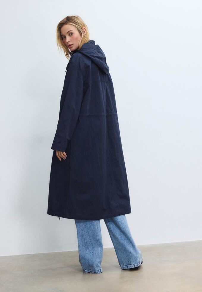 Dlouhá splývavá parka Dlouhá splývavá parka