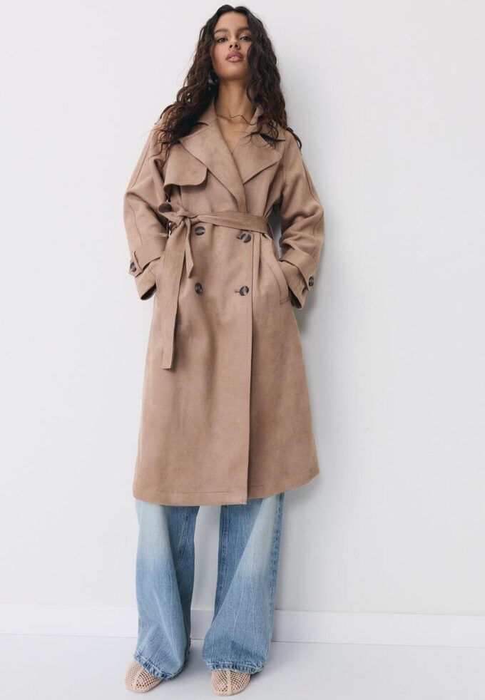 Dlouhý trenčkot z umělé semiše