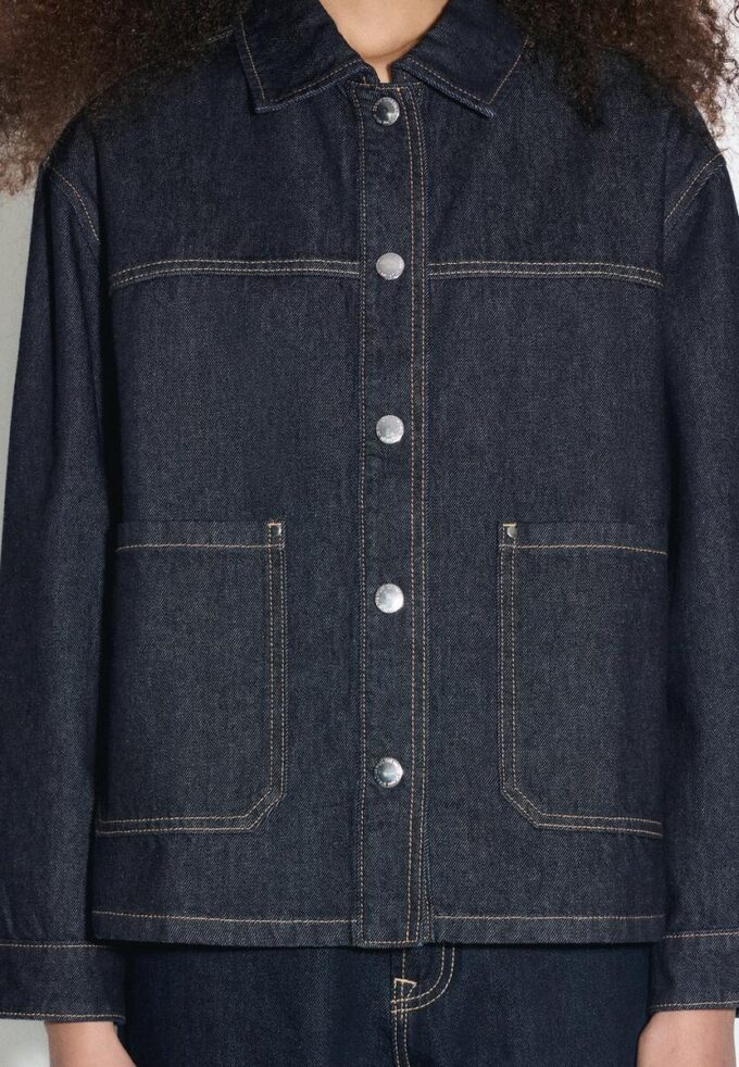 Džínová bunda s kapsami